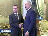 По словам Лукашенко, его последняя встреча с президентом России Дмитрием Медведевым, "как и все предыдущие, были абсолютно конструктивными, мы абсолютно понимаем друг друга"
