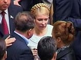 Тимошенко сообщила также, что ее вызывают в Генпрокуратуру 17 мая для допроса и избрания меры пресечения. Отвечая на вопрос о том, в каком статусе в уголовном деле она сейчас фигурирует, Тимошенко сказала: "Сейчас никакого статуса нет"