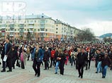 Шахтеры Междуреченска вышли на демонстрацию, требуя улучшить условия труда и повысить зарплаты Шахтеры Междуреченска вышли на демонстрацию, требуя улучшить условия труда и повысить зарплаты