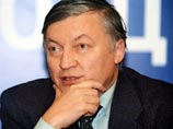Карпов захотел вытеснить из президентского кресла ФИДЕ Илюмжинова 