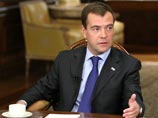 Президент РФ Дмитрий Медведев в понедельник начинает свой первый официальный визит на Украину. Сенсаций от его визита не ждут ни в Москве, ни в Киеве
