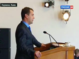 Президент Медведев перед поездкой на Украину перечитал Гоголя и вспомнил Ильфа и Петрова