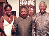 По данным следствия, в 1997 году Кэмпбелл получила от Тейлора "огромный алмаз" во время обеда в доме бывшего президента ЮАР Нельсона Манделы