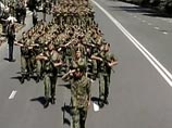 Как стало известно СМИ, в рамках праздника в центре Тбилиси пройдет парад, причем военные будут одеты в новую форму &#8211; старый камуфляж, по некоторым данным, захватила российская армия два года назад