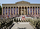 Саакашвили открыл в Тбилиси монумент борцам с советскими и российскими солдатами