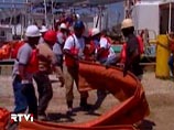 Обама пообещал утроить число людей, которые борются с утечкой нефти в Мексиканском заливе Обама пообещал утроить число людей, которые борются с утечкой нефти в Мексиканском заливе