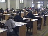 Вопрос о взятках оказался в числе первых в ходе работы первой "горячей линии" по Единому государственному экзамену (ЕГЭ) 2010 года, организованной Общественной палатой (ОП) РФ
