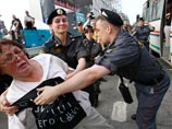 Журналисту Газеты.Ru сломали руку в милиции после "марша несогласных" на Триумфальной площади