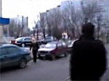 На видео сторонники Эдуарда Лимонова пытались взять у судьи Кузнецовой интервью