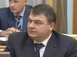 Глава ведомства Анатолий Сердюков не входит в список лидеров по количеству доходов. За 2009 год он задекларировал только 2,7 млн рублей