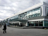 Самолет Boeing-737-400 авиакомпании "Трансаэро" благополучно совершил экстренную посадку в Новосибирском аэропорту "Толмачево"
