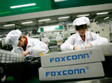 Тайваньская компания Foxconn, пораженная волной самоубийств рабочих, повышает им зарплату