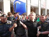 Президиум Общественного совета при ГУВД Москвы соберется во вторник, чтобы обсудить действия милиционеров в отношении участников митинга 31 мая на Триумфальной площади