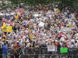 Тысячи нью-йоркцев вышли на митинг против возведения мечети на месте башен-"близнецов"
