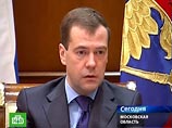 В то же время данные майского опроса, проведенного "Левада-центром", показали, что в России растет число граждан, которые считают, что президент Медведев становится более самостоятельным - таких за год стало более чем вдвое больше