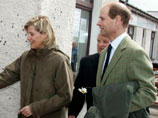Британского принца с женой не пустили в ирландский ресторан - им пришлось питаться сосисками