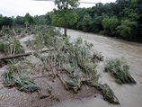 По меньшей мере 16 человек погибли в результате ливней и паводков в горной части американского штата Арканзас