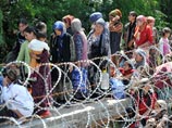 Узбекистан с 15 июня прекратил прием беженцев с юга Киргизии. Между тем на границе, по некоторым данным, скопилось около 100 тыс. этнических узбеков