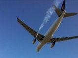 В аэропорту Бостона сел самолет Alitalia с горящим двигателем