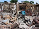Реальное число погибших неизвестно никому. Киргизские власти признают, что их в несколько раз больше. Очевидцы говорят, что число убитых приближается к двум тысячам Реальное число погибших неизвестно никому. Киргизские власти признают, что их в несколько раз больше. Очевидцы говорят, что число убитых приближается к двум тысячам