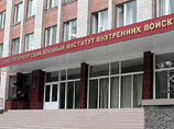 Офицеров петербургского института ВВ МВД уличили в получении взятки