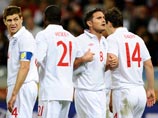 После окончания встречи группового этапа чемпионата мира по футболу между сборными Англии и Алжира, которая неожиданно для большинства специалистов завершилась со счетом 0:0, в раздевалку "трех львов" проник болельщик