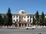Спикера год назад сняли с должности и исключили из рядов "Единой России". Однако Оюн оставался депутатом местного парламента и стал "эсером" Спикера год назад сняли с должности и исключили из рядов "Единой России". Однако Оюн оставался депутатом местного парламента и стал "эсером"