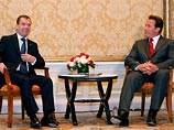 Губернатор штата Калифорния Арнольд Шварценеггер приветствовал в Сан-Франциско президента РФ Дмитрия Медведева, начавшего во вторник государственный визит в США