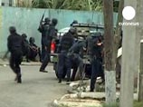 В конце мая правоохранительные органы страны предприняли настоящий штурм столичного района Тиволи Гарденс, где, предположительно, скрывался наркобарон