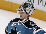 Клуб НХЛ "Сан-Хосе Шаркс" отказался от услуг голкипера Евгения Набокова