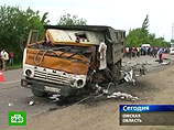 В автобус, который вез детей на летний отдых, врезался грузовой автомобиль "КамАЗ"