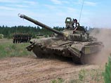 Танк Т-72 застрял в сибирской реке Онон в ходе учений