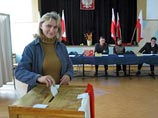 Коморовский сохраняет лидерство за неделю до второго тура выборов президента Польши