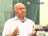 Мэр Москвы Юрий Лужков призывает снизить квоты на иностранную рабочую силу в городе до 100 тыс. человек