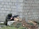 В Дербенте спецназ пошел на штурм дома, где засели боевики В Дербенте спецназ пошел на штурм дома, где засели боевики