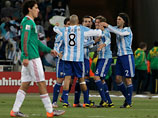 Аргентина спокойно победила Мексику, воспользовавшись ошибкой судей 