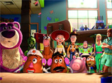 Мультфильм "История игрушек - 3" производства The Disney-Pixar вторую неделю подряд возглавляет список самых кассовых фильмов американского кинопроката