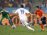 Сборная Голландии уверено вышла в четвертьфинал чемпионата мира по футболу, переиграв в стартовом для себя матче плей-офф национальную команду Словакии со счетом 2:1