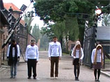 Клип "Танцы в Освенциме" неожиданно выявил в интернете множество неонацистов (ВИДЕО)