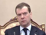 Кроме того, как сообщил газете член спортивного комитета Совета Федерации Амир Галлямов, сенаторы намерены обратиться к Медведеву с просьбой уволить министра