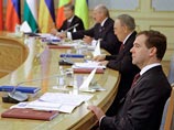 Президент России Дмитрий Медведев сообщил о том, что на саммите ЕврАзЭС было подписано заявление о вступлении в силу Таможенного кодекса Таможенного союза России, Белоруссии и Казахстана Президент России Дмитрий Медведев сообщил о том, что на саммите ЕврАзЭС было подписано заявление о вступлении в силу Таможенного кодекса Таможенного союза России, Белоруссии и Казахстана