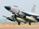 "FC-1 значительно уступает МиГ-29 по характеристикам, но он дешевле - около 10 млн долларов против 35 млн долларов", - пояснил источник газеты