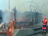 В центре Москвы сгорел ресторан на воде - подозревают поджог (ВИДЕО)
