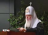 Патриарх Киевский Филарет подарил президенту Януковичу на 60-летие Библию на украинском языке Патриарх Киевский Филарет подарил президенту Януковичу на 60-летие Библию на украинском языке
