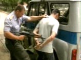 Троих участников драки со стороны чеченцев, один из которых предположительно нанес ножевые ранения, сотрудникам милиции удалось задержать по "горячим следам". Эти трое в настоящий момент находятся в ОВД "Басманное"
