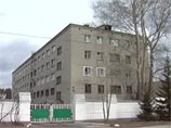 Отмечавшие поминки воспитанники уральского спецучилища перед милицией порезали руки стеклом Отмечавшие поминки воспитанники уральского спецучилища перед милицией порезали руки стеклом
