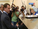 Президент Медведев вник в производство конфет и наноцеллюлозы