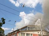 Пожар в трехэтажном здании в Москве на улице Радио, 17 начался накануне в 13:30. По предварительным данным, очаг возгорания находился в мансарде, которая выгорела практически полностью