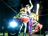 Американская певица Пинк попала в больницу - она серьезно расшиблась во время неудачного циркового трюка на своем концерте