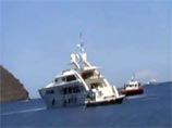 В пятницу, 9 июля, у берегов острова-вулкана Стромболи итальянская полиция заблокировала 47-метровую яхту "Аксиома". На ее борту было двадцать человек